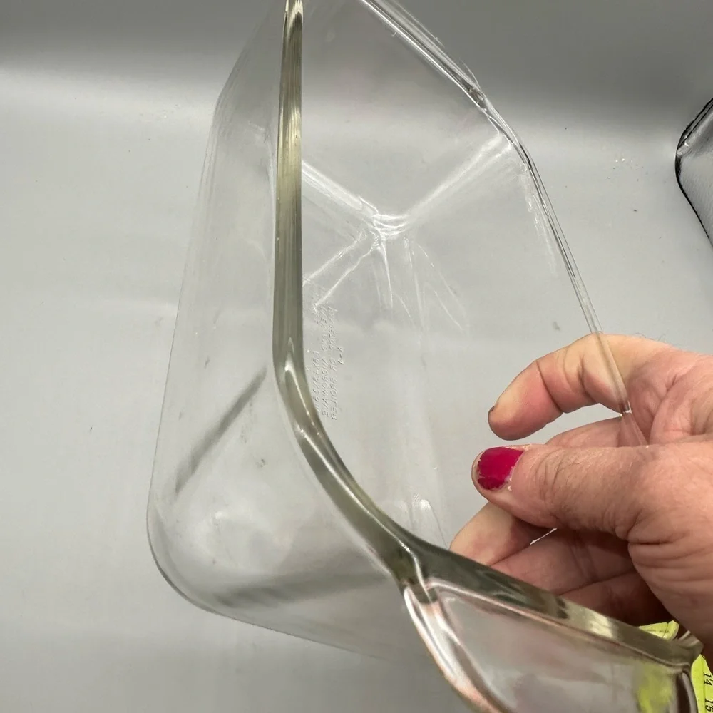 Pyrex 1.5 quart clear glass baking dish